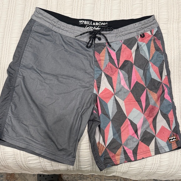 Billabong Men's Geometric and Tie-Dye Shorts Set - Picture 3 of 6
